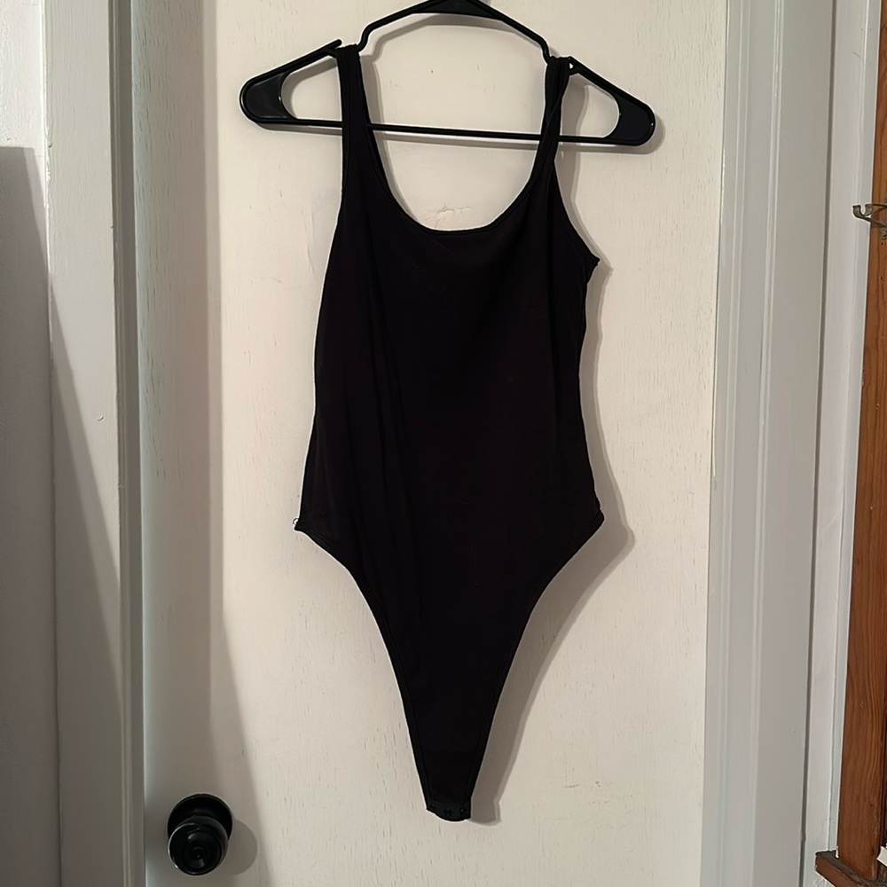 Scoop neck black body suit